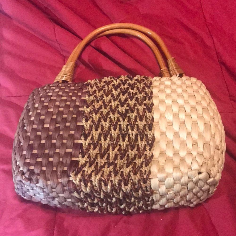 Woven hand bag